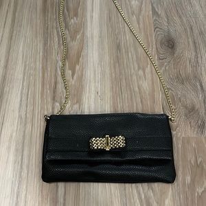Black clutch